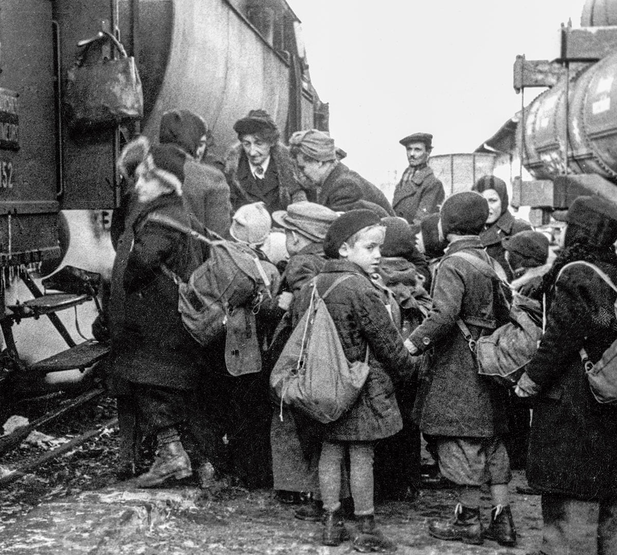 Эшелон с эвакуированными в 1941 г. в Москве